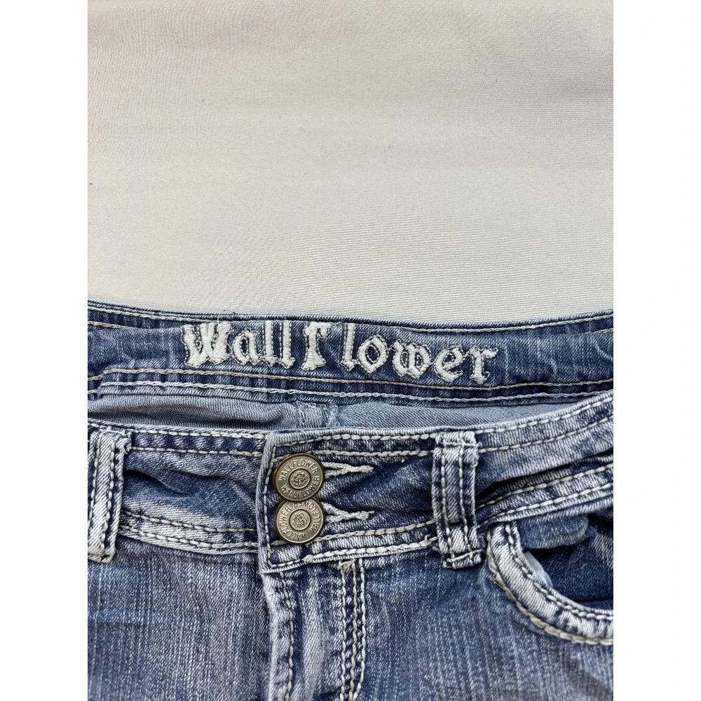 WallFlower Womens Bootcut Jeans Light Wash Embroidered Flap Pockets Stretch 11